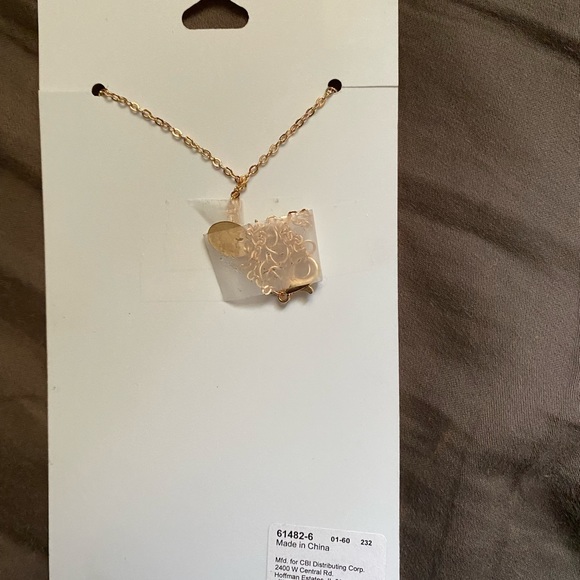 Emerald butterfly necklace - Picture 2 of 2